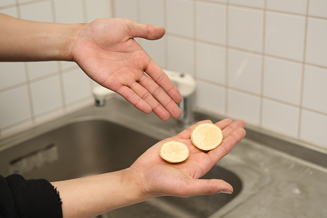 ゆず皮で水垢掃除